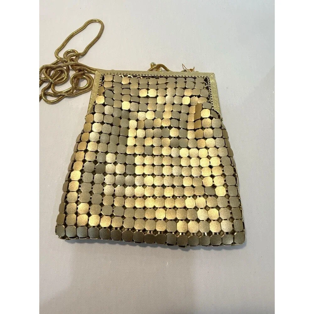 Vintage La Regale Gold Tone Chainmail Mesh Evening Clutch with Chain Strap